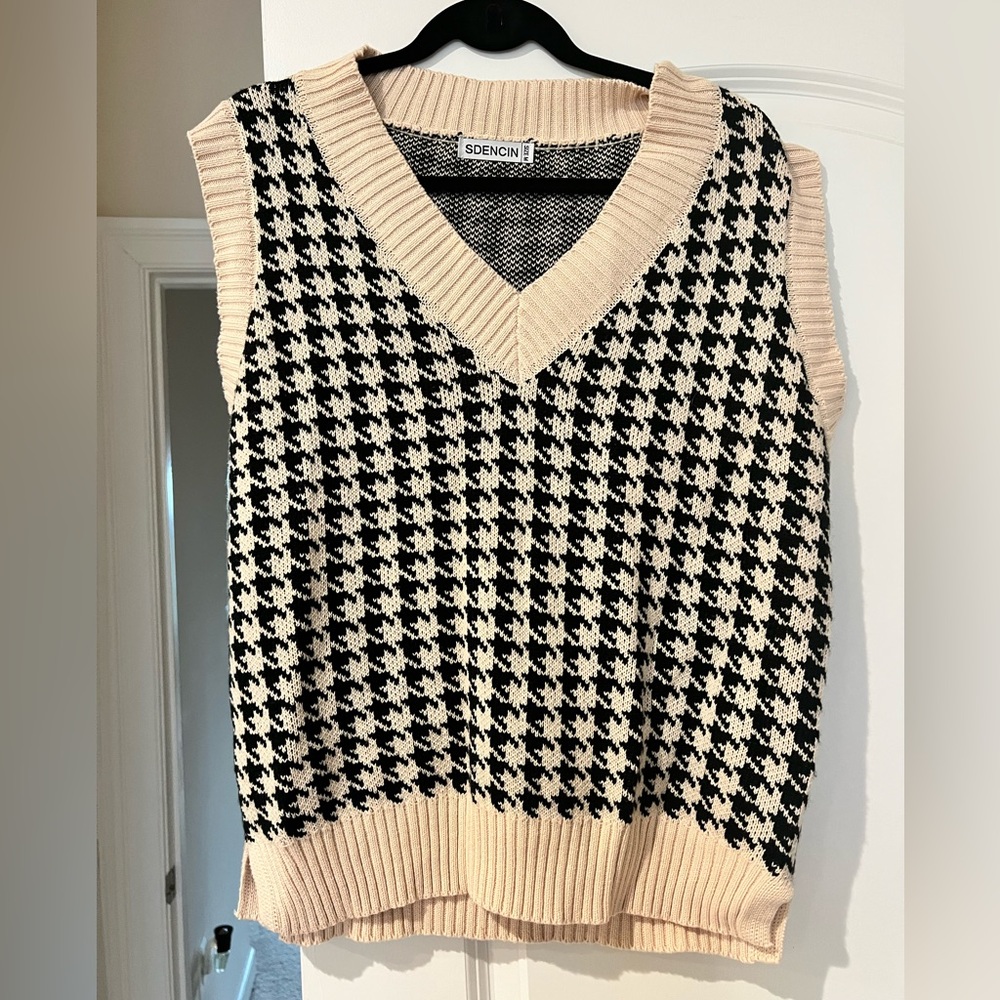 Sweater vest